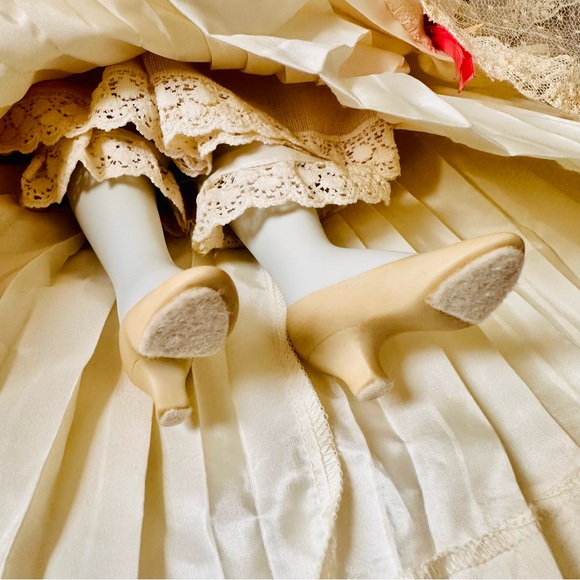 Vintage 80s Franklin Mint Heirloom Victorian Woman Doll Porcelain Bride - Picture 6 of 11